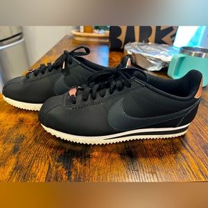 Women’s Nike Cortez, size 8, black with rose gold